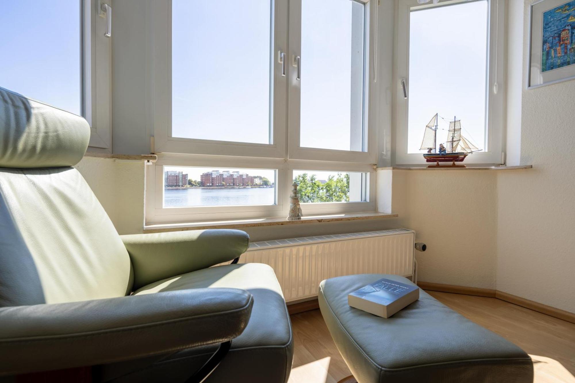Gemuetliche Ferienwohnung Mit Meerblick Direkt Am Hafen Wilhelmshaven Exterior foto